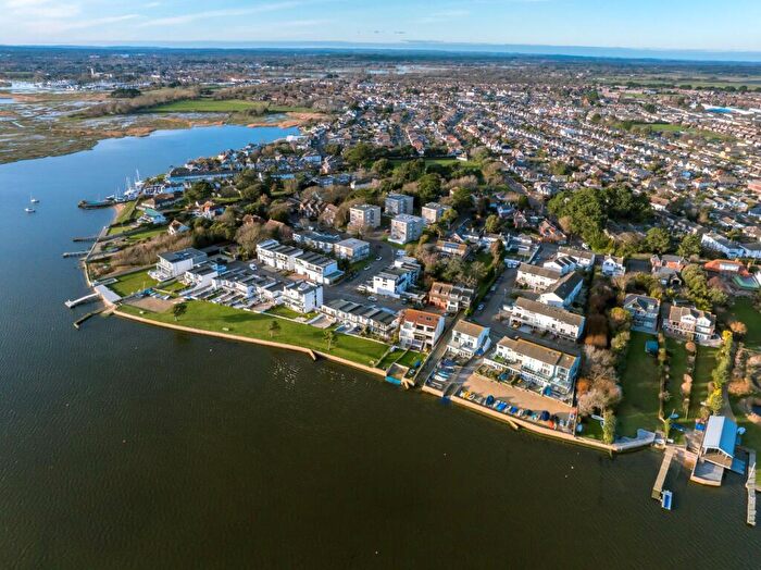 4 Bedroom End Of Terrace House To Rent In Waterside, Christchurch, BH23