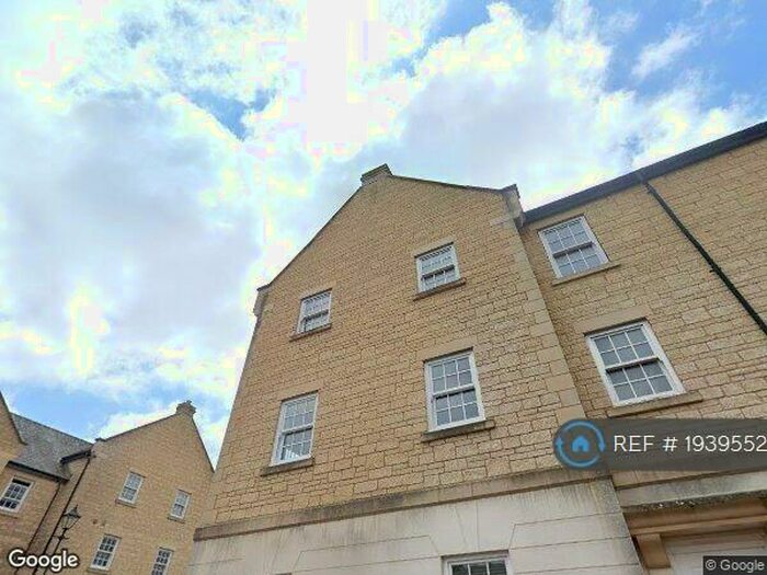 2 Bedroom Flat To Rent In Flowers Yard, Chippenham, SN15