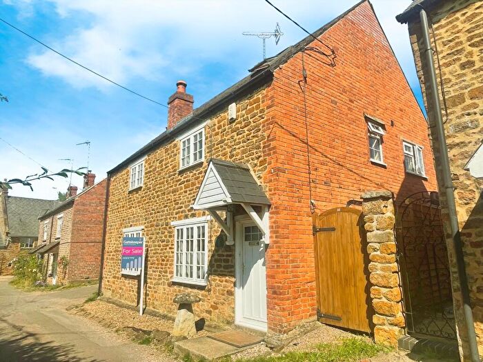 5 Bedroom Detached House For Sale In Christmas Cottage, Silver Street North, Banbury, Oxfordshire, OX17