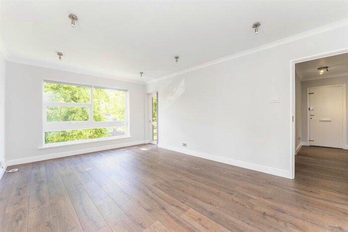 2 Bedroom Flat To Rent In Hardwick Green, Ealing, W13