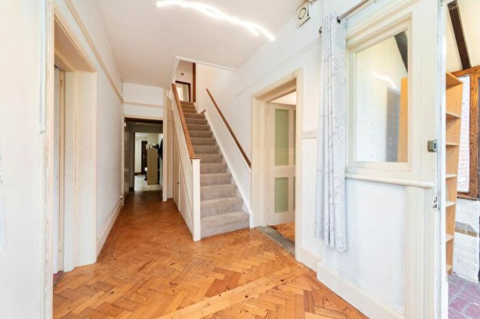 4 Bedroom Detached House For Sale In The Gate House, OX14