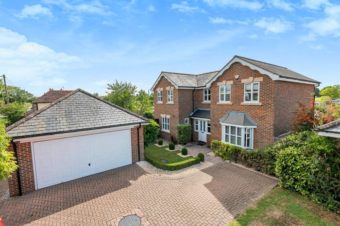 4 Bedroom Detached House For Sale In Rosemead Gardens, Headcorn, Ashford, TN27