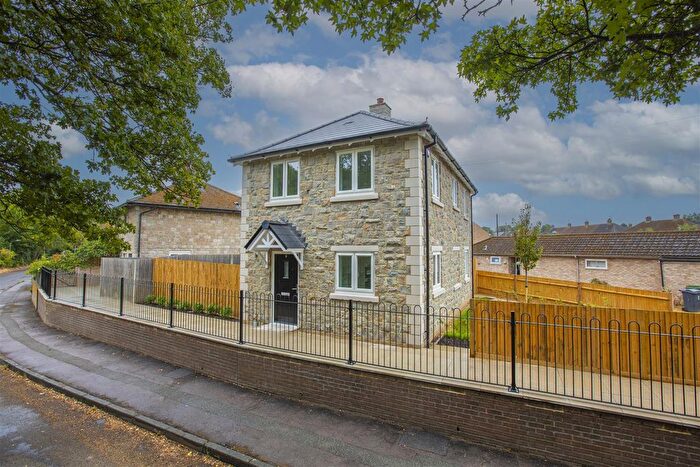 2 Bedroom Detached House For Sale In Claygate, Maidstone, ME15