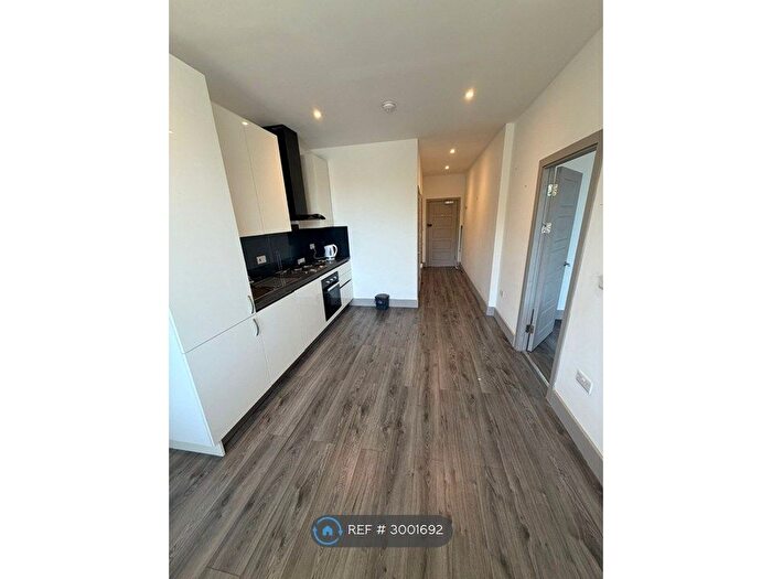 1 Bedroom Flat To Rent In Cube House, Stoke Mandeville, Aylesbury, HP22