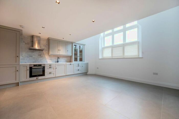 3 Bedroom Maisonette To Rent In Down Road, Merrow, Guildford, GU1