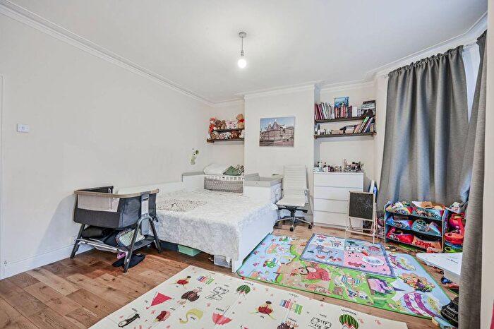 2 Bedroom Flat For Sale In Mount Pleasant Road, London, Tottenham, London, N17