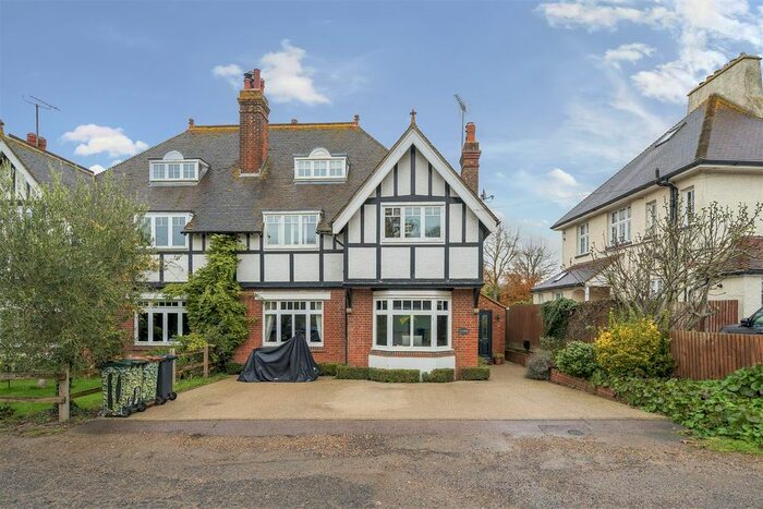 4 Bedroom Semi-Detached House For Sale In Burleigh Road, Charing, Ashford, TN27