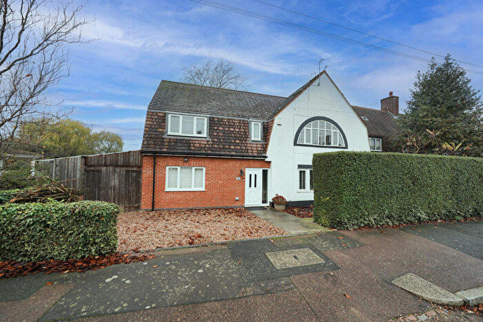 5 Bedroom End Of Terrace House For Sale In Peters Drive, Leicester, Leicestershire, LE5