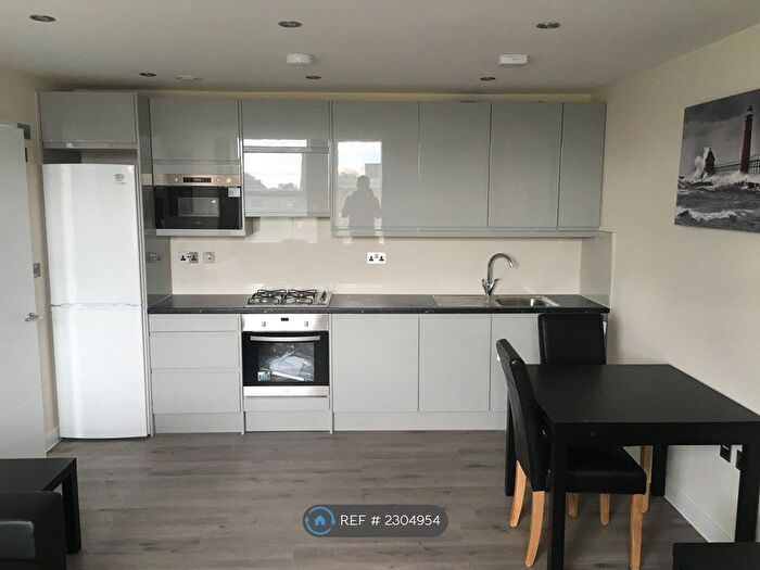 2 Bedroom Flat To Rent In Jenga House, Wealdstone, Harrow, HA3