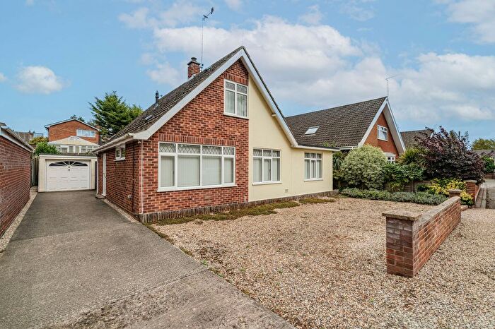 3 Bedroom Bungalow For Sale In Pond Lane, Drayton, NR8