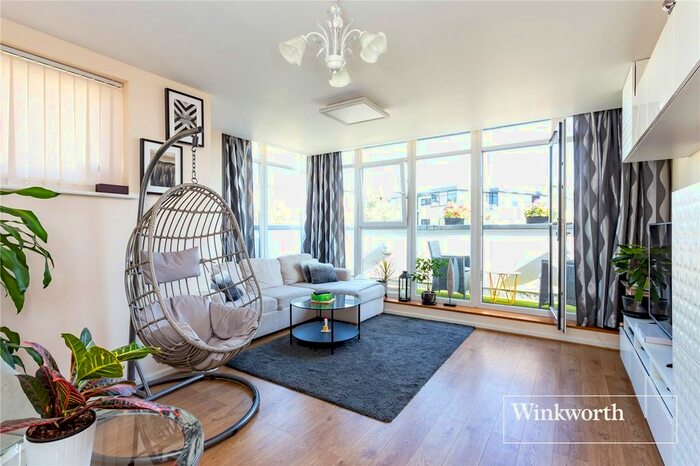 2 Bedroom Flat To Rent In Barley House, Peacock Close, London, NW7