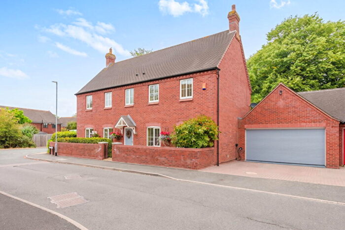 5 Bedroom Detached House For Sale In Mellor Drive, Alrewas, DE13