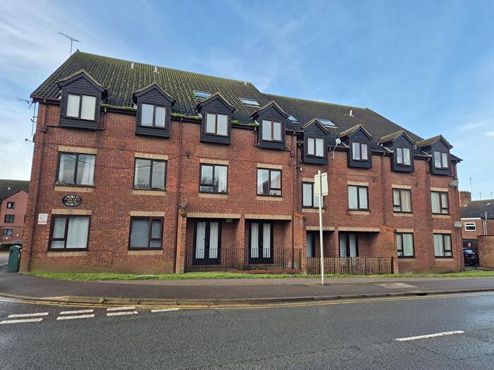 2 Bedroom Property To Rent In Rectory Road, Rushden, NN10