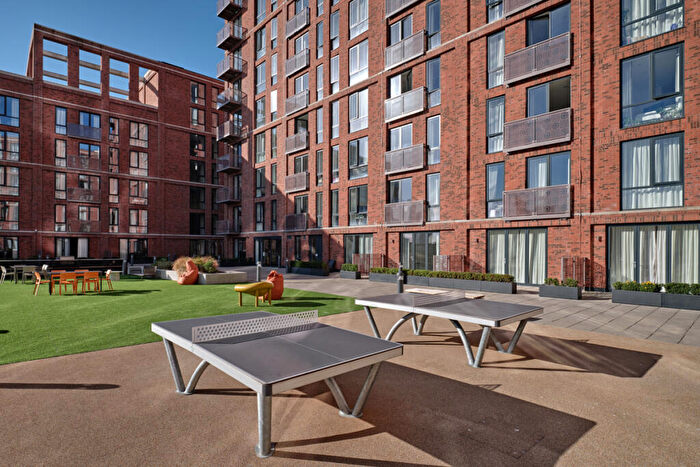 1 Bedroom Flat To Rent In Oxbow, Stephenson House, M5