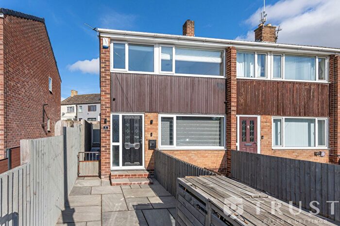 3 Bedroom Semi-detached House For Sale In Beverley Gardens, Batley, WF17