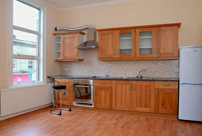 2 Bedroom Flat To Rent In Devonshire Road, Chiswick, London, W4