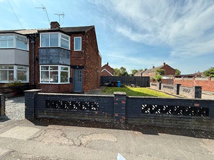 3 Bedroom End Of Terrace House To Rent In Lamorna Avenue, Hull, Yorkshire, HU8