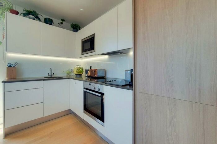 2 Bedroom Flat To Rent In Imperial Building, Woolwich, London, SE18