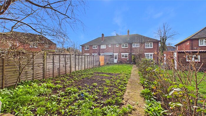 2 Bedroom Maisonette For Sale In Camberley, Surrey, GU15