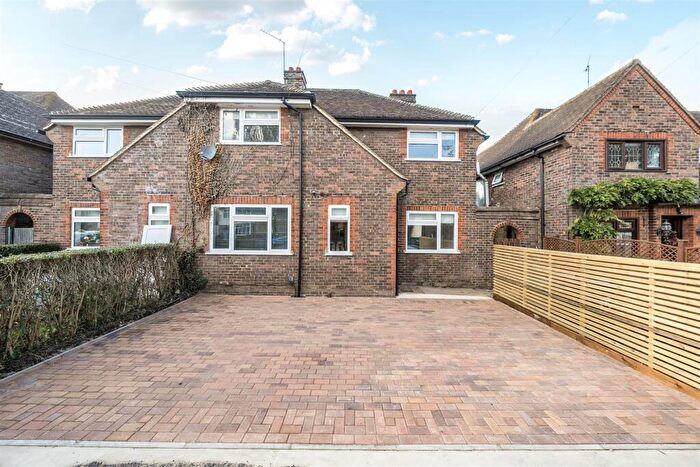 Flat To Rent In Hopkins Crescent, Sandridge, AL4