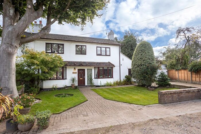 3 Bedroom Semi-detached House For Sale In Tinsley Green, Crawley, RH10