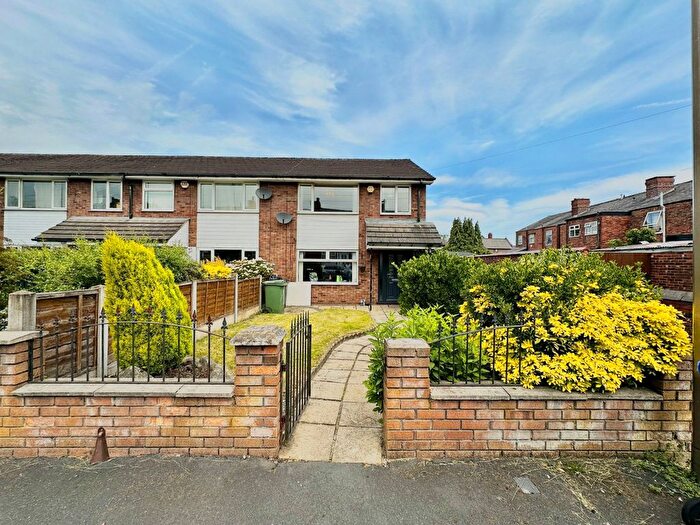 3 Bedroom End Of Terrace House For Sale In Sharples Street, Heaton Norris, Stockport, SK4