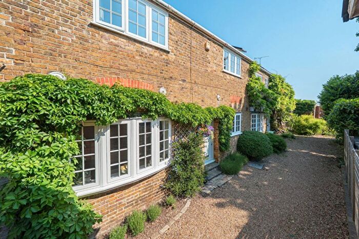 3 Bedroom Cottage For Sale In Stable Cottage, Hitcham Grange, Hill Farm Road, Taplow, Buckinghamshire, SL6