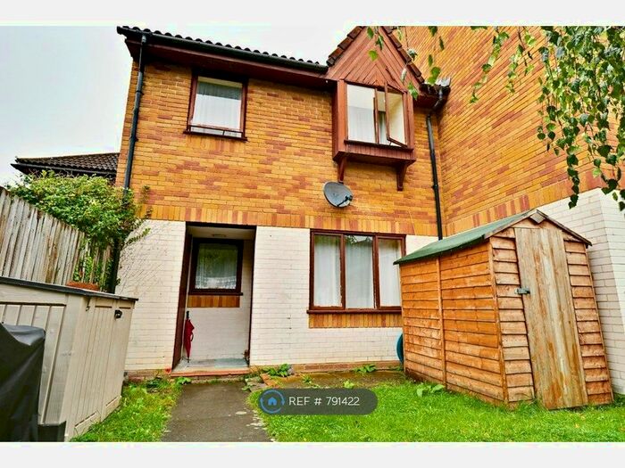 2 Bedroom End Of Terrace House To Rent In Russell Way, Sutton, SM1
