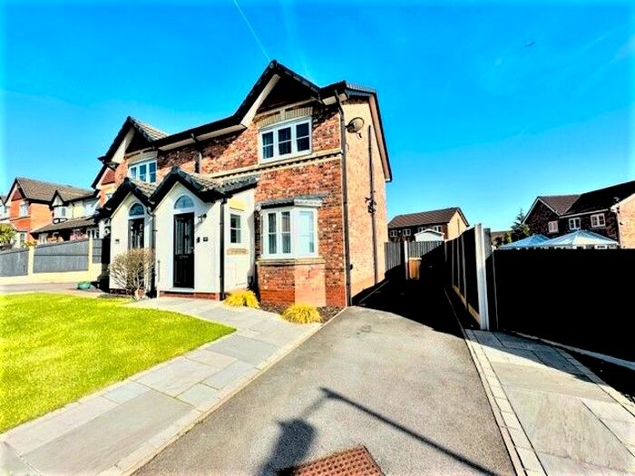 3 Bedroom Semi-Detached House To Rent In Lowerbrook Close, Horwich, Bolton, BL6