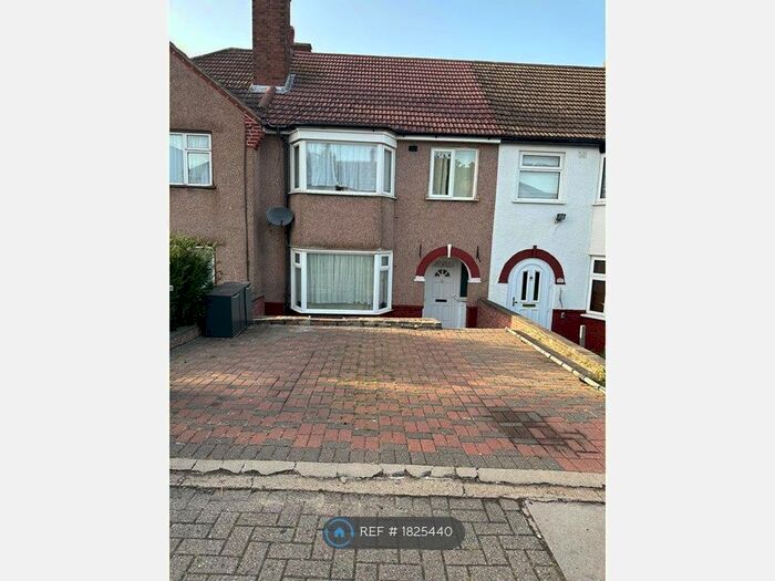 3 Bedroom Terraced House To Rent In Crest Road, London, NW2
