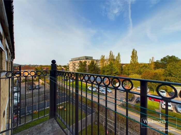 2 Bedroom Apartment For Sale In Rose Bates Drive, Kingsbury, London, NW9