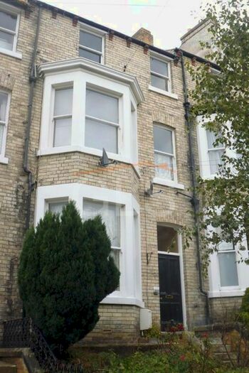 1 Bedroom Flat To Rent In Flat, Royal Avenue, Scarborough, North Yorkshire, YO11