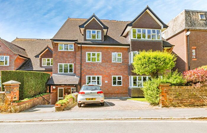 2 Bedroom Flat For Sale In Chorleywood Close, Rickmansworth, WD3