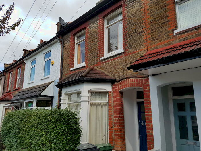 2 Bedroom House To Rent In Bromley Road, Walthamstow, E17