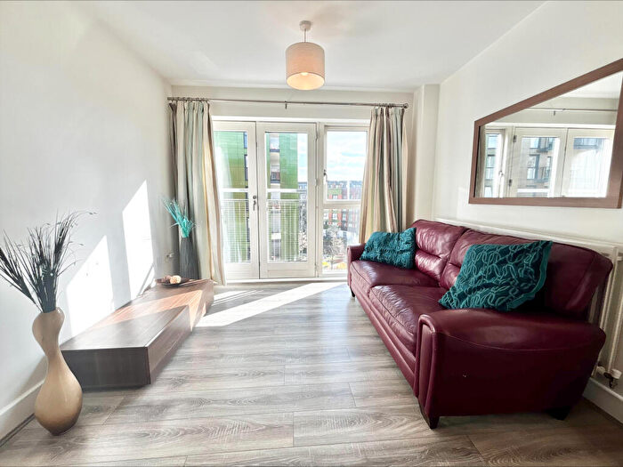 2 Bedroom Apartment To Rent In Park Central, B15