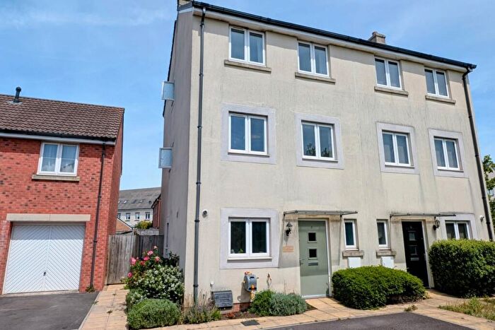 4 Bedroom Semi-Detached House For Sale In Serotine Crescent, Trowbridge, BA14