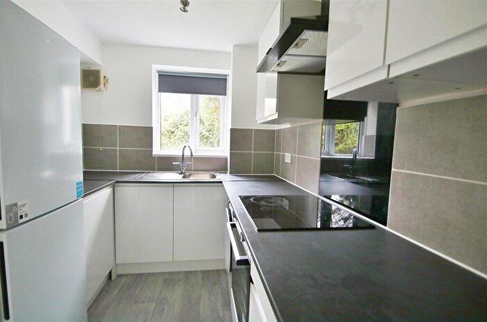 1 Bedroom Flat For Sale In Chipstead Close, Sutton, SM2