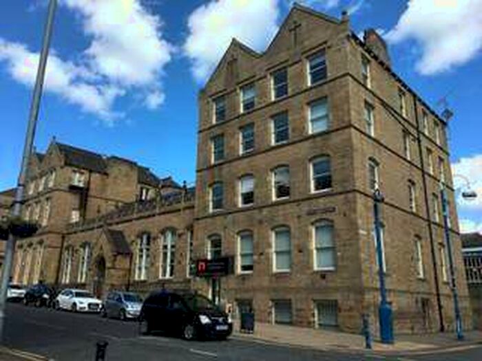 4 Bedroom House To Rent In Northumberland Street, Town Centre, Huddersfield, HD1