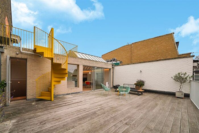 1 Bedroom Flat To Rent In Mile End Road, Mile End, E1