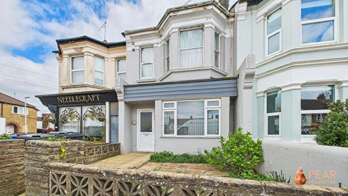 2 Bedroom Flat To Rent In Westcourt Road, Worthing, BN14