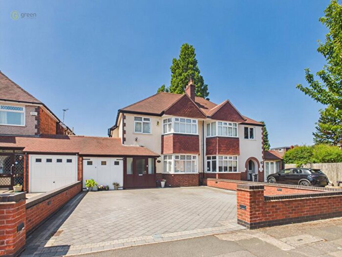 3 Bedroom Semi-Detached House For Sale In Kineton Road, Sutton Coldfield, B73