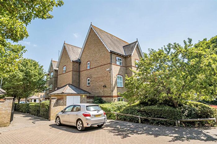 1 Bedroom Flat For Sale In Chamberlayne Avenue, Wembley, HA9