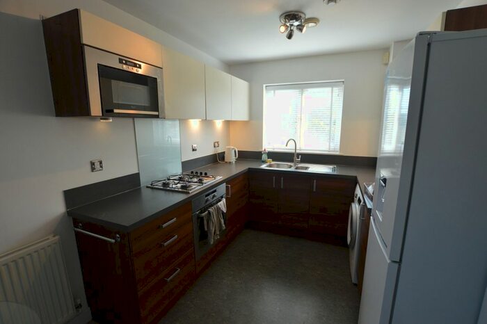 2 Bedroom Flat To Rent In Thomas Drive, Gidea Park, Romford, RM2