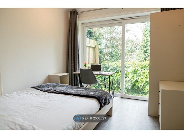 5 Bedroom Detached House To Rent In Dunvegan Close, Exeter, EX4