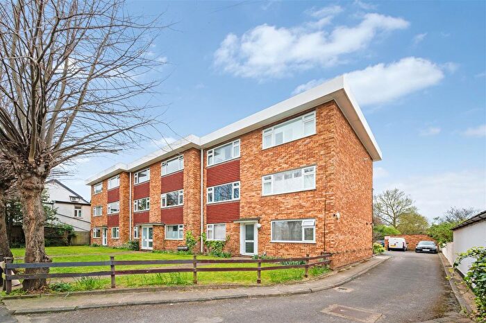2 Bedroom Flat For Sale In Cavendish Road, Colliers Wood, SW19