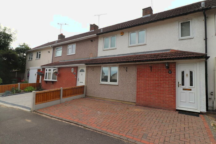 3 Bedroom Terraced House To Rent In Quilters Straight, Basildon, SS14