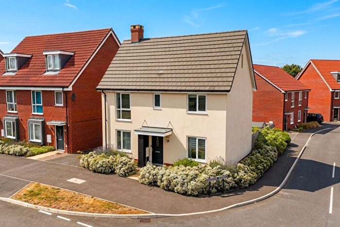 3 Bedroom Detached House For Sale In Aspen Drive, Wymondham, NR18