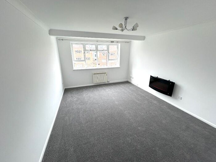 2 Bedroom Apartment To Rent In Shorncliffe Road, Folkestone, Kent, CT20