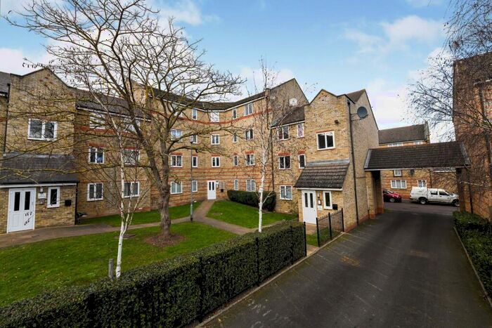 1 Bedroom Apartment To Rent In Rookes Crescent, Chelmsford, CM1