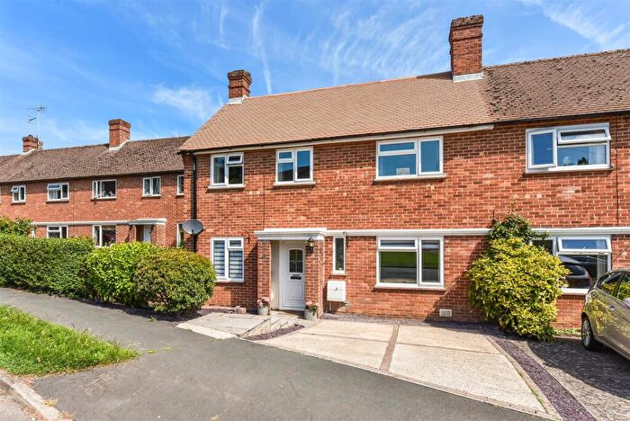 3 Bedroom Semi-Detached House For Sale In Pearson Road, Arundel, BN18